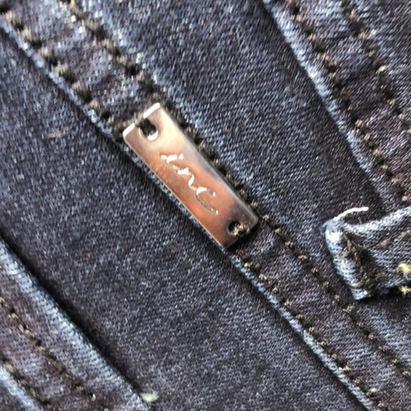 LIKE NEW INC DENIM DARKWASH BOOT LEG REGULAR FIT JEANS 8/29x32 ⭐️ - Picture 10 of 11